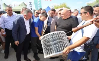 Kocaeli’de Başkan Büyükakın, Karadenizlilerin coşkusuna ortak oldu