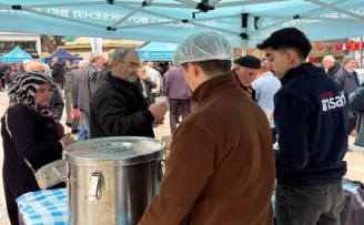 Kocaeli’de deprem şehitleri için çorba ikramı