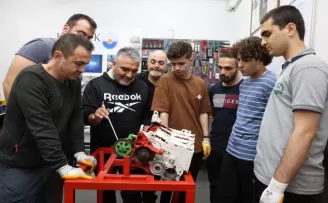 Kocaeli’de kursiyerler KO-MEK’le aranan eleman oluyor