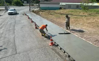 Kocaeli İzmit’te Gündoğdu Mahallesi’ne yeni beton kaldırım