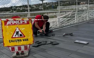 Kocaeli Şehir Hastanesi üst geçidinde hummalı çalışma