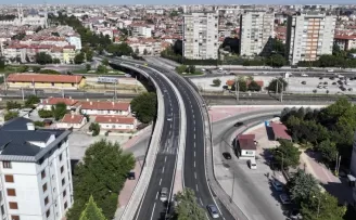 Konya’da Ahmet Öksüz Üst Geçidi’niN asfaltı yenilendi