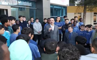Konya’da Başkan Altay’dan uluslararası liselilere ziyaret