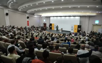 Konya’da ’Şehir Konferansları’ başladı