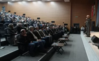 Konya’da şehir konferansları sürüyor