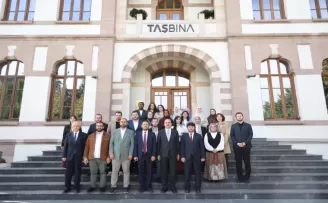 Konya’da uluslararası genç yazarlardan Başkan Altay’a ziyaret