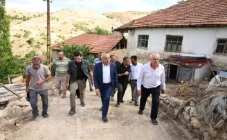 Malatya Hekimhan’da selin yaraları sarılıyor