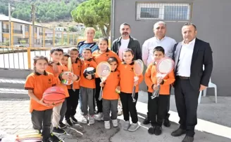 Manisa Büyükşehir’den okulların spor altyapısına takviye