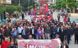 Manisa’da Başkan Zeyrek emekçilerle omuz omuza yürüdü