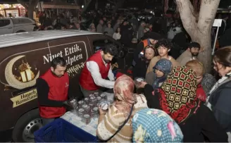 Mersin Büyükşehir’den Kadir Gecesi’nde lokma ikramı