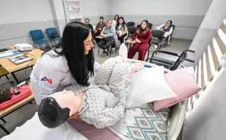 Mersin Büyükşehir’den ücretsiz hasta ve yaşlı bakım kursu