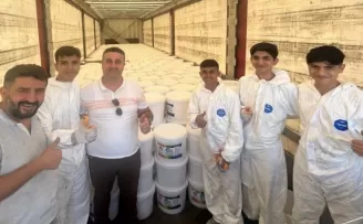 Mersin’de Meslek Lisesi öğrencileri boya üretiyor