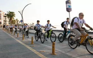Mersin’de öğrenciler bisikletle okula pedal çevirdi