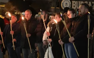 Mudanya’da 6 Şubat’a meşalelerle sessiz saygı