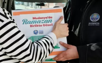 Mudanya’da erzak kolileri sahiplerine ulaşıyor