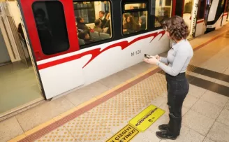 Narlıdere’den İzmir Metrosu’nda güçlü mesaj