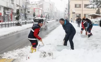 Nevşehir'de karla mücadele devam ediyor 