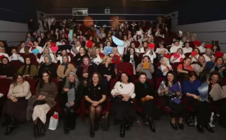 Nilüfer’de kadınlar iyilik için ilmek attılar