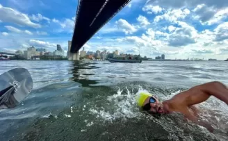 ’Okyanusların Fatihi’ İzmirli yüzücü hedefine adım adım yaklaşıyor