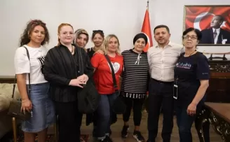 Rasim Arı’dan çay daveti