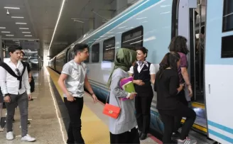 Raylarda bayram trafiği... 2,8 milyon yolcu taşındı