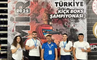 Sakarya Büyükşehir’in yumruğu Türkiye üçüncülüğünü getirdi