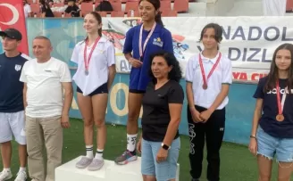 Sakarya Büyükşehir sporcuları başarılarına yenilerini ekledi