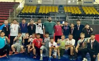 Sakarya’da Büyükşehir güreşçileri Türkiye Şampiyonası yolunda