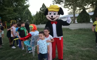 Sakarya’da ’Mutluluk Tırı’ mahalle mahalle geziyor
