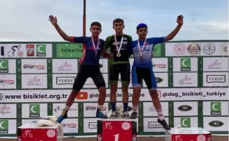 Sakarya’nın genç pedalları 42 madalyayla sezonu taçlandırdı