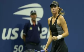 Sharapova son şampiyon Wozniacki'yi eledi