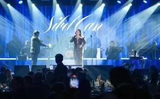 Sibel Can Yavru Vatan’da büyüledi