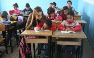 Suruçlu miniklerin fedakar 'eğitim meleği'