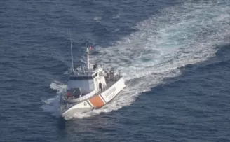 Sürüklenen bottaki 51 düzensiz göçmen kurtarıldı