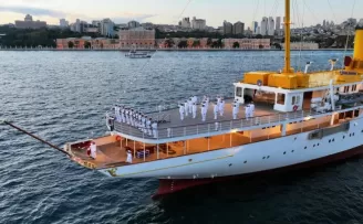 TCG Savarona Dolmabahçe açıklarında demirledi