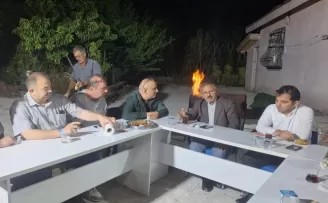 Tokat’ta siyasetçi ve gazeteciler ’İsli Demlik’te buluştu