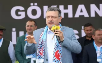 Trabzon’da Başkan Genç’ten şenlikte yol müjdesi