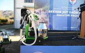 Trabzon’da çiftçilere süt sağım makinesi desteği