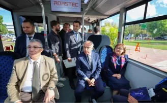 Türkiye’nin ilk 18 metrelik elektrikli otobüsü Gaziantep’te tanıtıldı