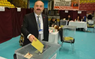 Ümraniye Esnaf Odası’nda Mehmet Özdil güven tazeledi