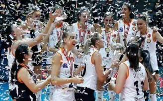 Voleybolda Şampiyonlar Kupası Eczacıbaşı VitrA'nın