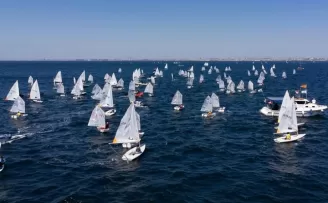 Yelkencilerden Marmara’da unutulmaz görsel şölen