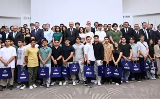 YKS’de dereceye giren Bursalı gençler BTSO’da ödüllendirildi