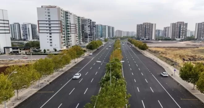 170 bin ton sıcak asfaltla Diyarbakır’ın ana aksları yenilendi