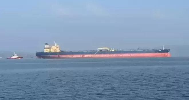 1915 Çanakkale Köprüsü önlerinde arızalanan tanker güvenli bölgeye çekildi