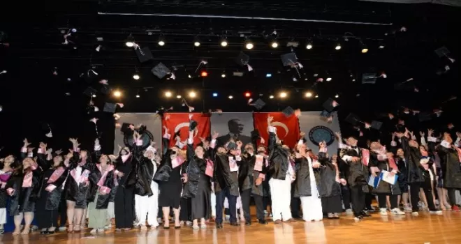 300 bin kişi BUÜ mezunu