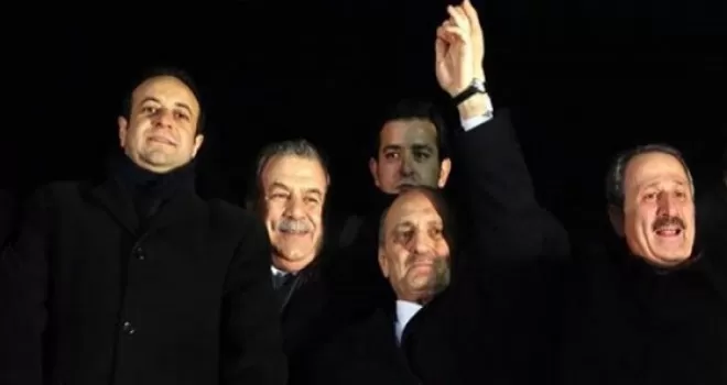 4 eski bakan hakkında suç duyurusu