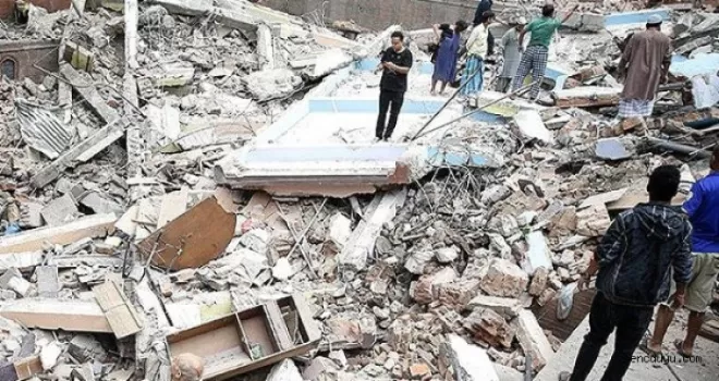 450 Kişinin Öldüğü Depremden Mucize Kurtuluş