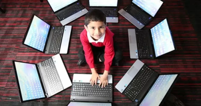 5 yaşında bilgisayar uzmanı!