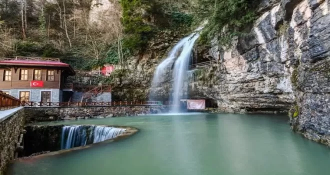 552 bin kişi mağarayı görmek için geldi